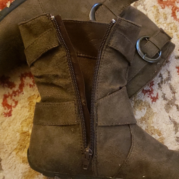 Booties. - Picture 5 of 5